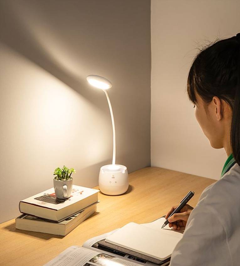 Deli Lampe de bureau LED moderne avec porte-stylos, Rechargeable par USB ,Éclairage ajustable et confortable